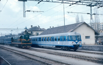 {short description of image}